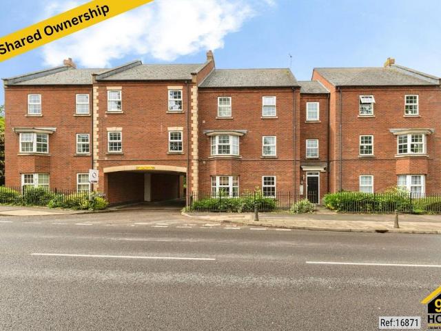 Flat for sale in Towcester, Northamptonshire