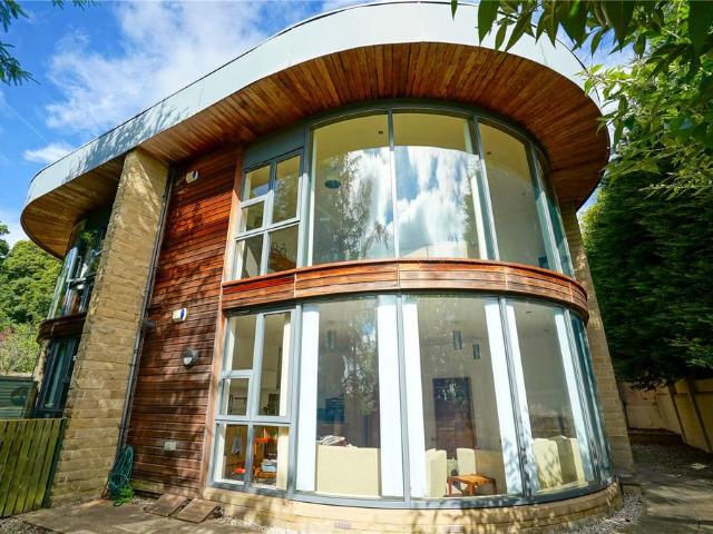 Flat for sale in Birkendale, Walkley