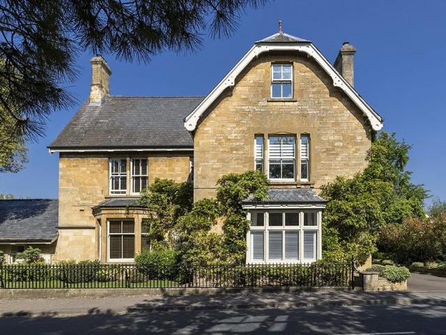 Flat for sale in Fossebridge, Gloucestershire