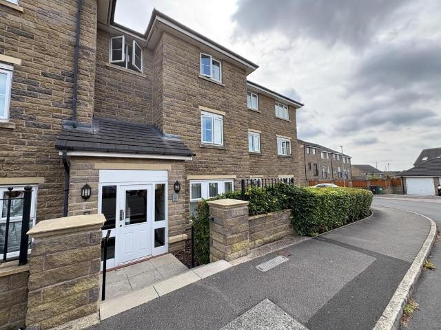 Flat for sale in Heckmondwike, West Yorkshire
