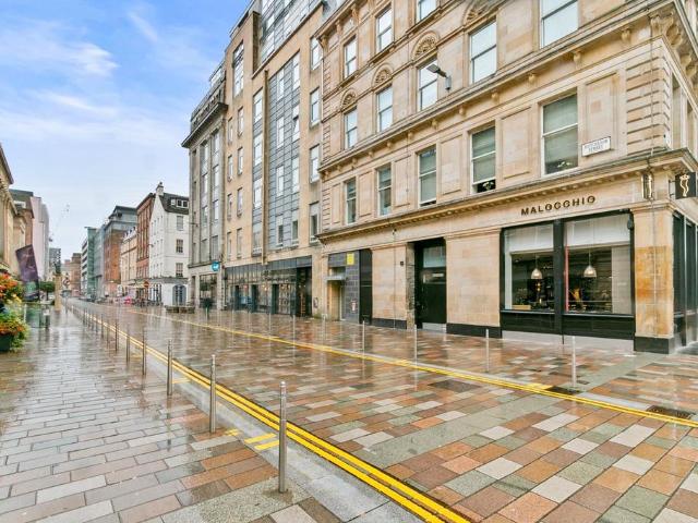 Flat for sale in Merchant City, Scotland