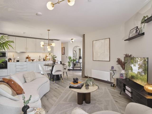 Flat for sale in Navestock Side, Essex