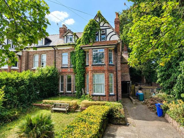 Flat for sale in Grange, West Kirby