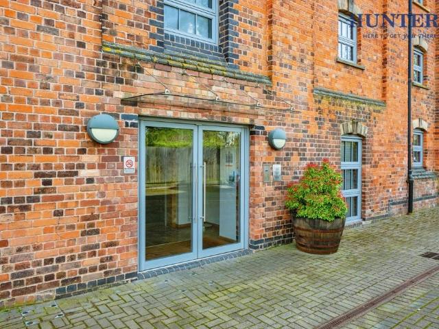 Flat for sale in Lichfield, Boley Park