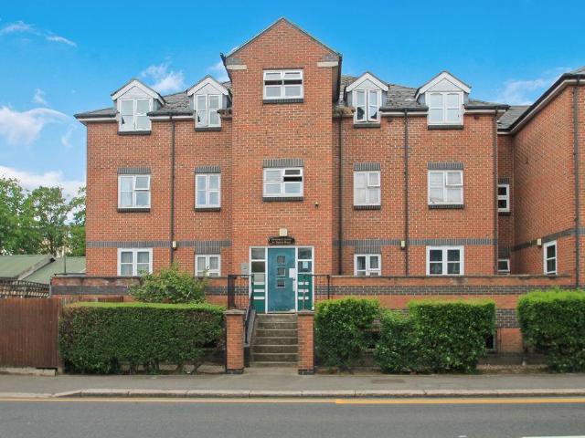 Flat for sale in Wealdstone, Greater London