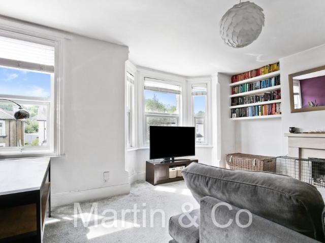 Flat for sale in London Borough of Croydon, Greater London