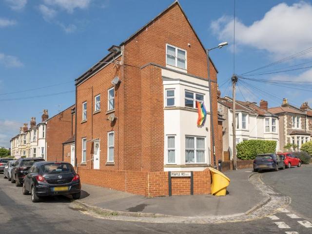 Flat for sale in Bishopston, Feckenham