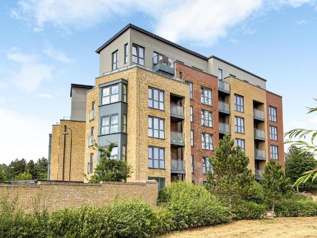 Flat for sale in Monkston Park, Milton Keynes