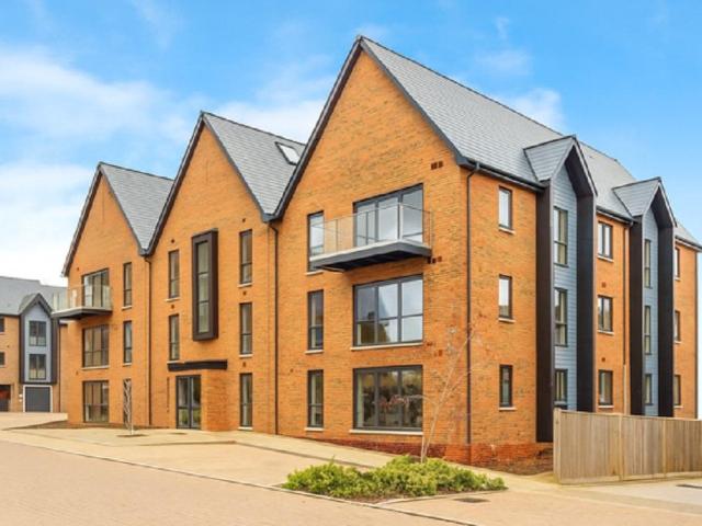 Flat for sale in World's End, Perryfields