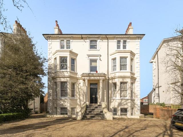 Flat for sale in London Borough of Croydon, Upper Norwood