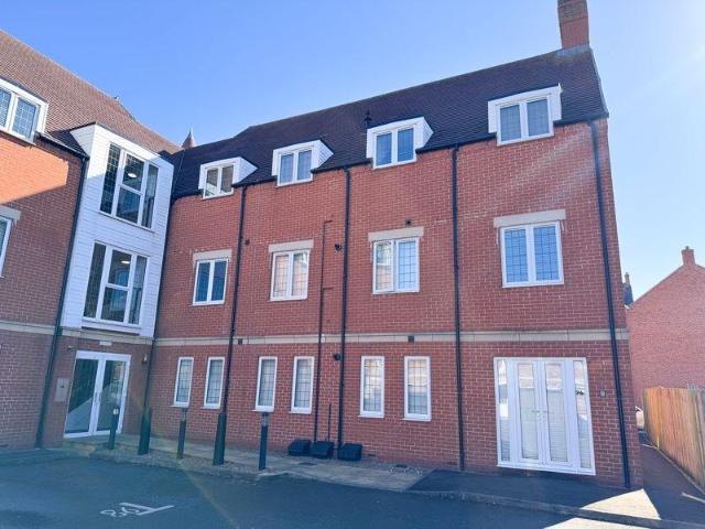Flat for sale in New Waltham