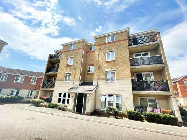 Flat for sale in Kursaal Estate, Alton Barnes