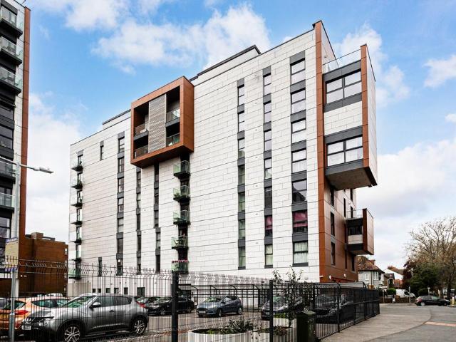 Flat for sale in Prittlewell, Alton Barnes