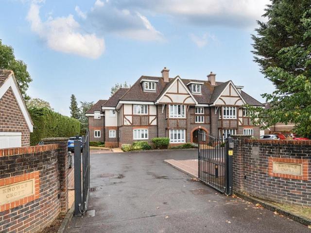 Flat for sale in Bray Wick, Maidenhead