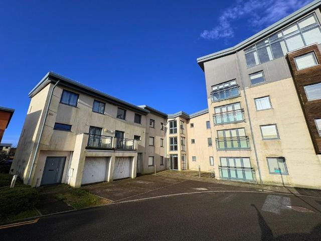 Flat for sale in SA1 Swansea Waterfront, Nangreaves