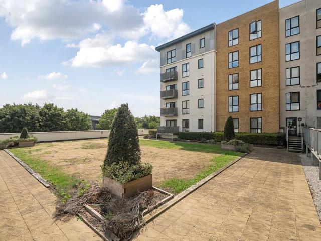Flat for sale in Belvedere, Lower Belvedere