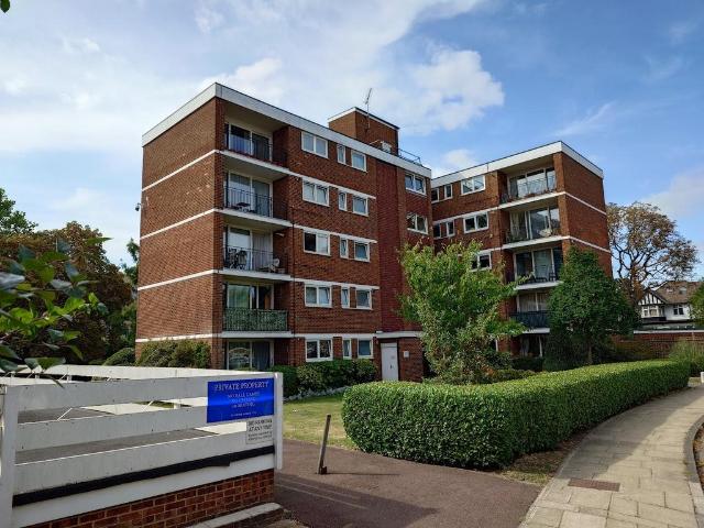Flat for sale in London Borough of Ealing, Park Royal
