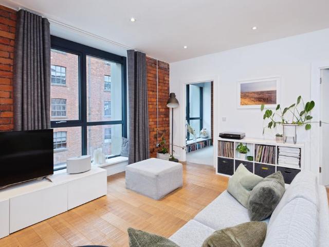 Flat for sale in Georgia, Greater Manchester