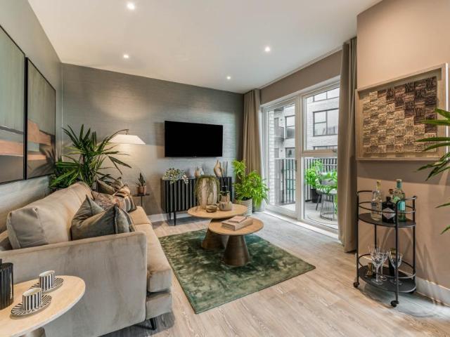 Flat for sale in London Borough of Hounslow, Strand