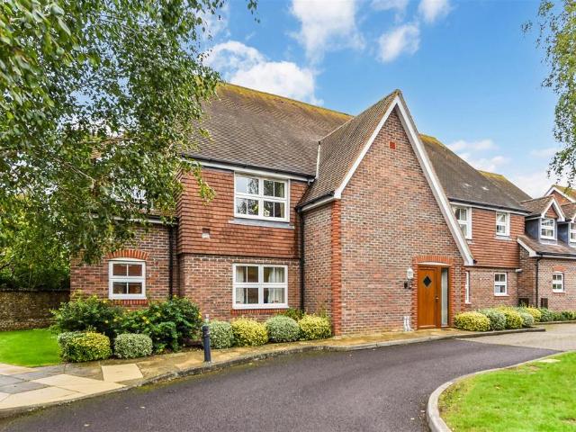 Flat for sale in Chichester, Littlecote