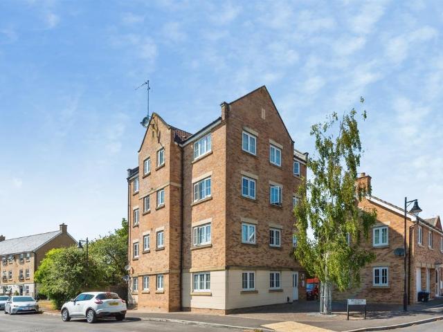 Flat for sale in Haydon End, Abbey Mead