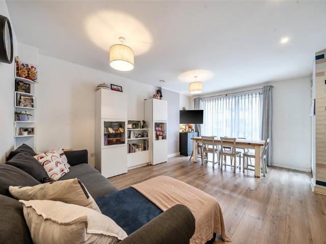 Flat for sale in London Borough of Lewisham, Greater London