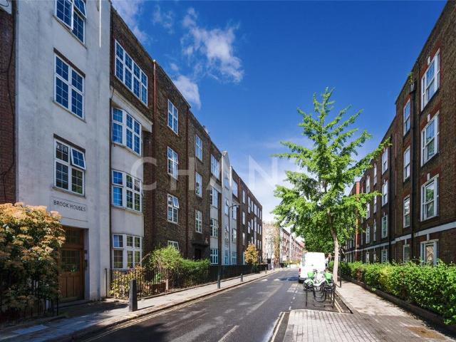 Flat for sale in Somers Town, Greater London