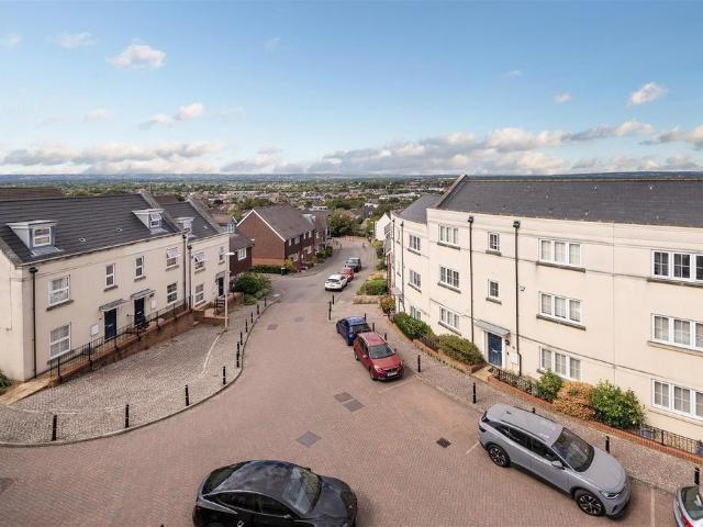 Flat for sale in Brook Street, Bourne Vale