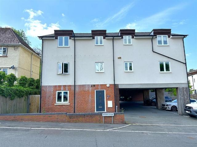 Flat for sale in Chippenham, Wiltshire