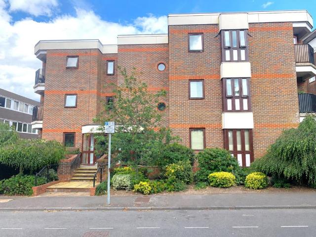 Flat for sale in Perryfields, West Sussex