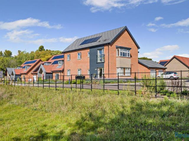 Flat for sale in Westfield View, East Bank