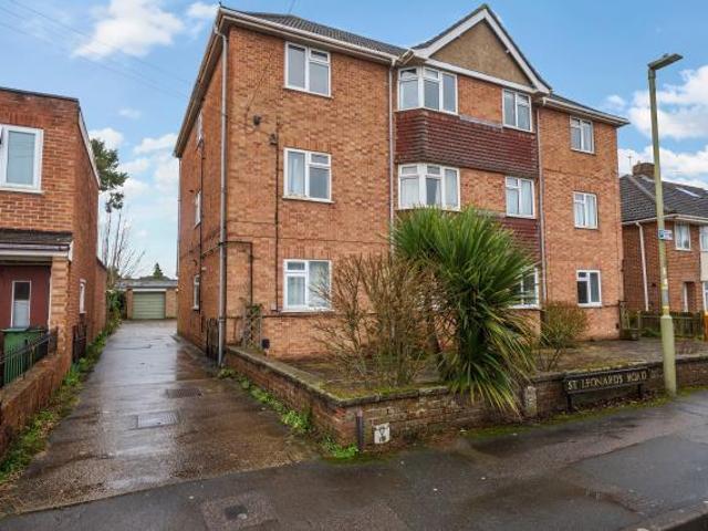 Flat for sale in Headington, Oxford