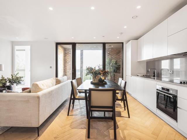 Flat for sale in Dollis Hill, Greater London
