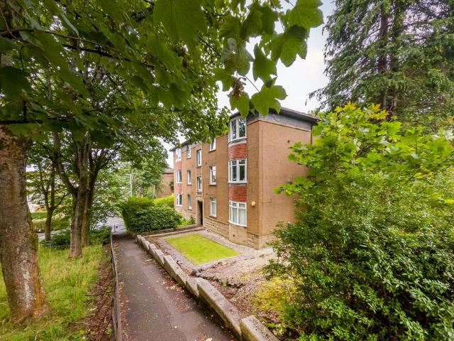 Flat for sale in Kelvindale, Scotland