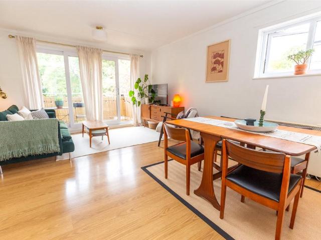 Flat for sale in Feckenham, City Of Bristol