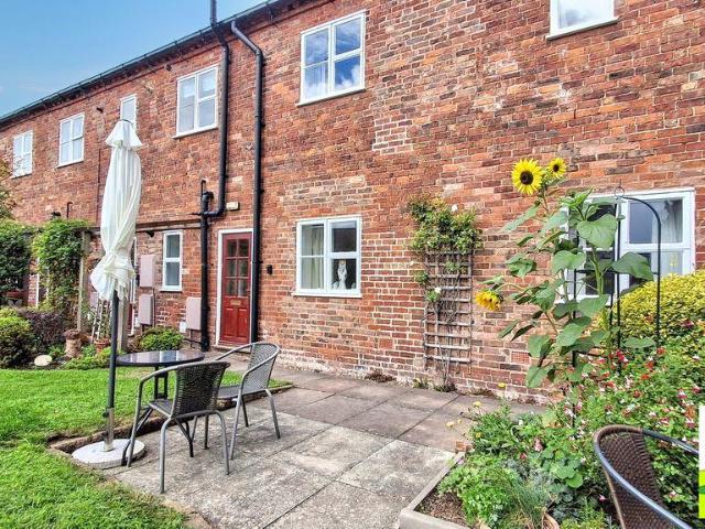 Flat for sale in Shifnal, Shropshire