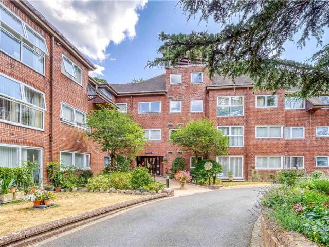 Flat for sale in Canford Cliffs, Poole