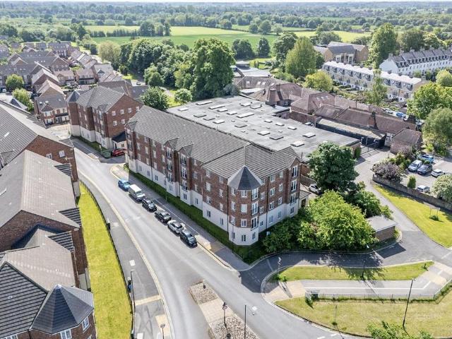 Flat for sale in High Field, York