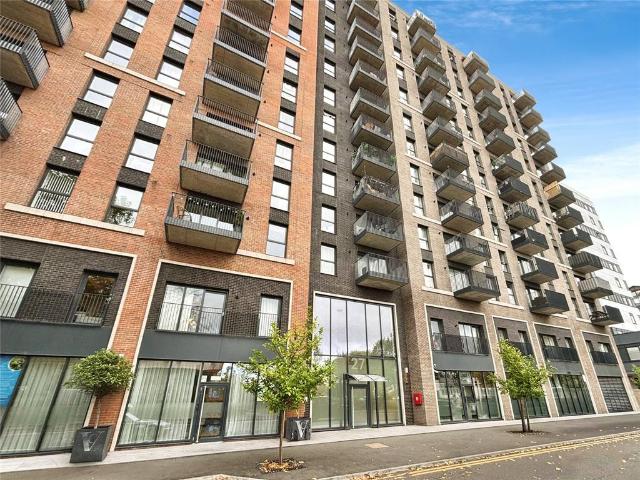 Flat for sale in Prittlewell, Alton Barnes