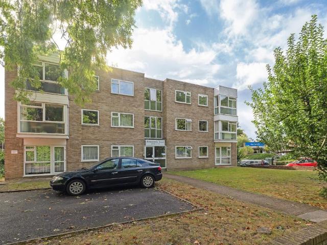 Flat for sale in Hayes, Greater London