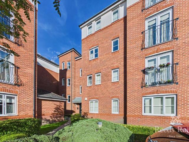 Flat for sale in Ditton, Widnes
