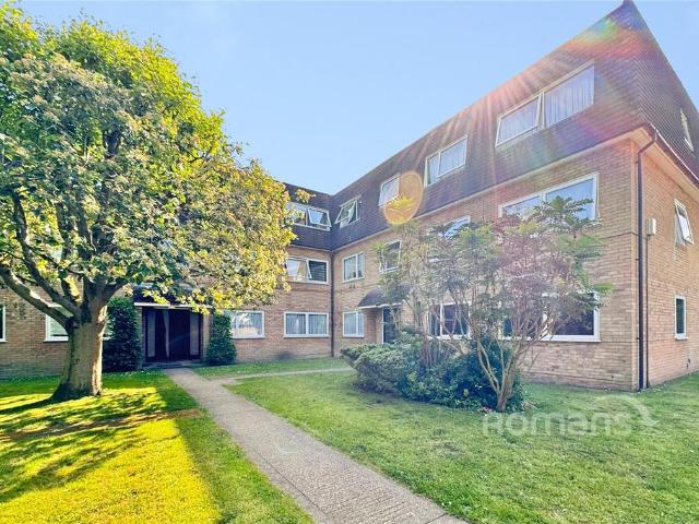 Flat for sale in Little Sandhurst