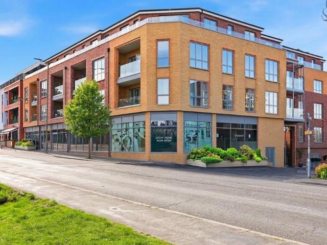 Flat for sale in Chigwell, Epping