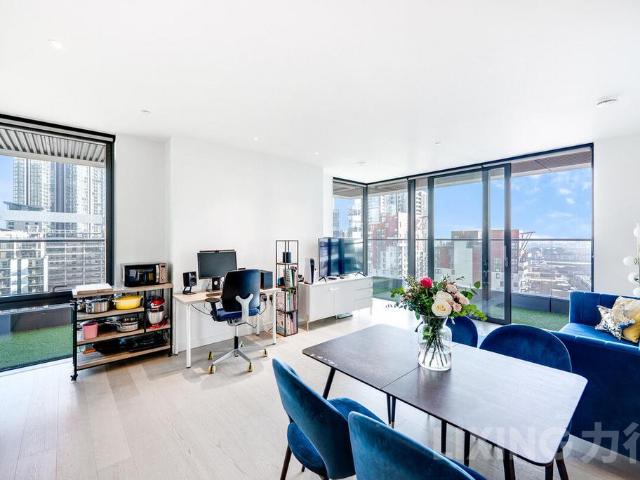 Flat for sale in Canary Wharf, Greater London