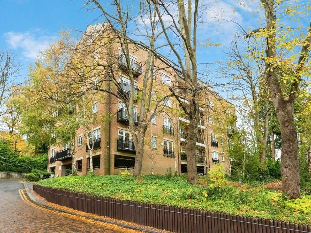 Flat for sale in Maney, Sutton Coldfield