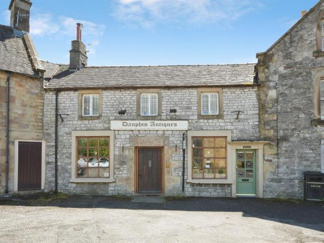 Flat for sale in Froggatt, East Midlands