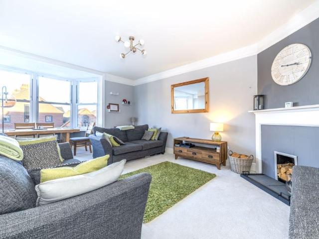 Flat for sale in Uckfield, Cross In Hand