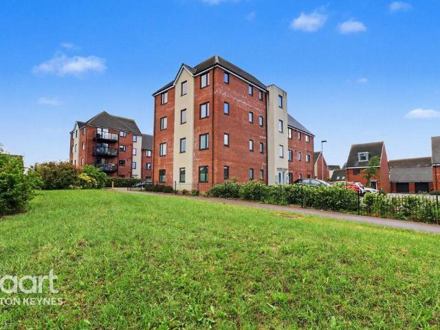 Flat for sale in Kingsmead, Shenley Brook End