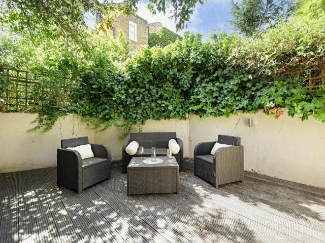 Flat for sale in Brompton, Greater London