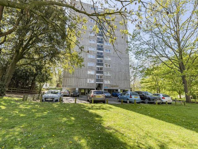 Flat for sale in Tangley Neighbourhood, Greater London
